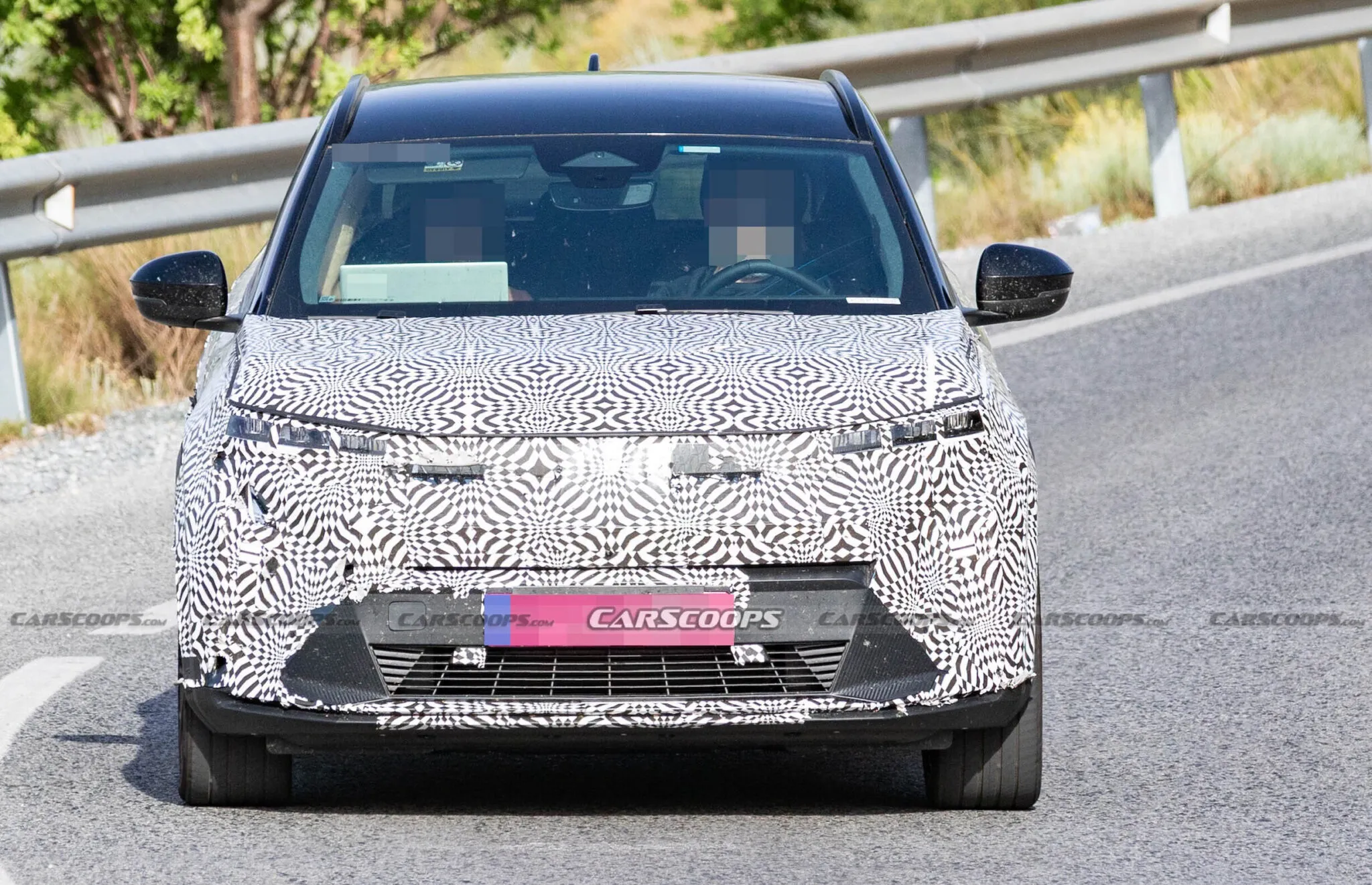 Renault-Scenic-facelift-scoop00002-2048x