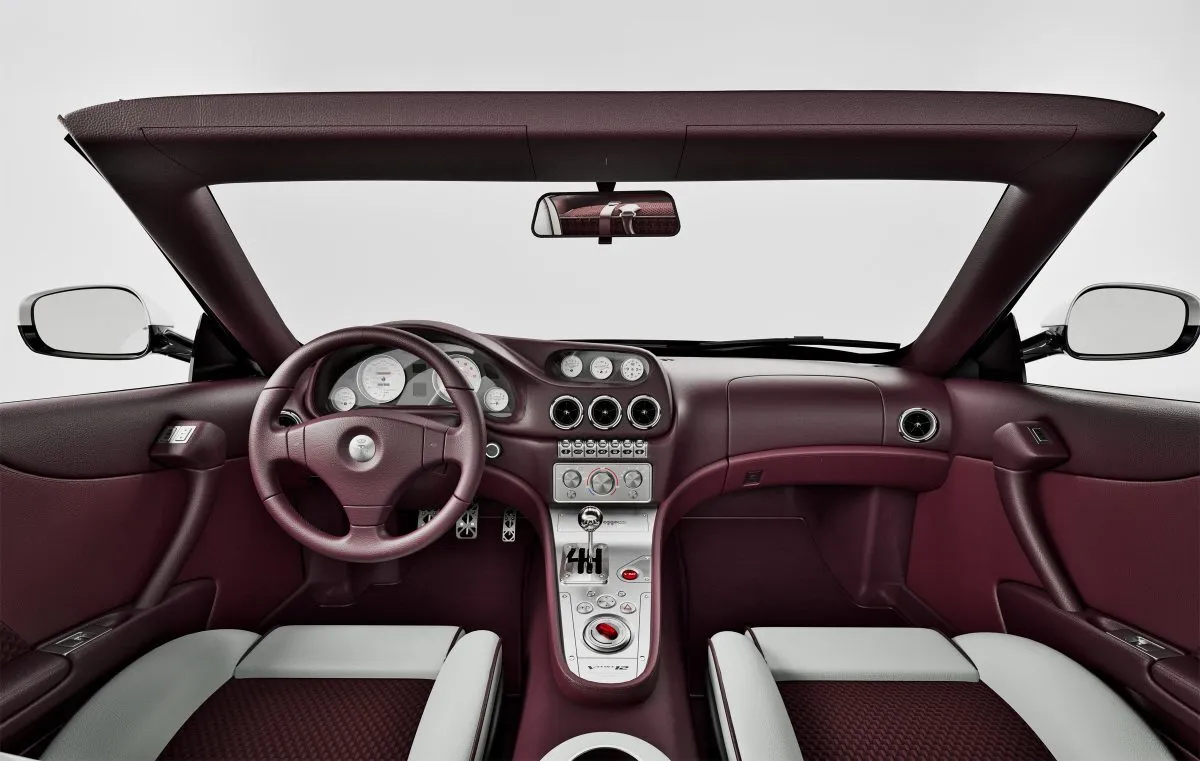Touring-Superleggera-V12Veloce-Aperta-11