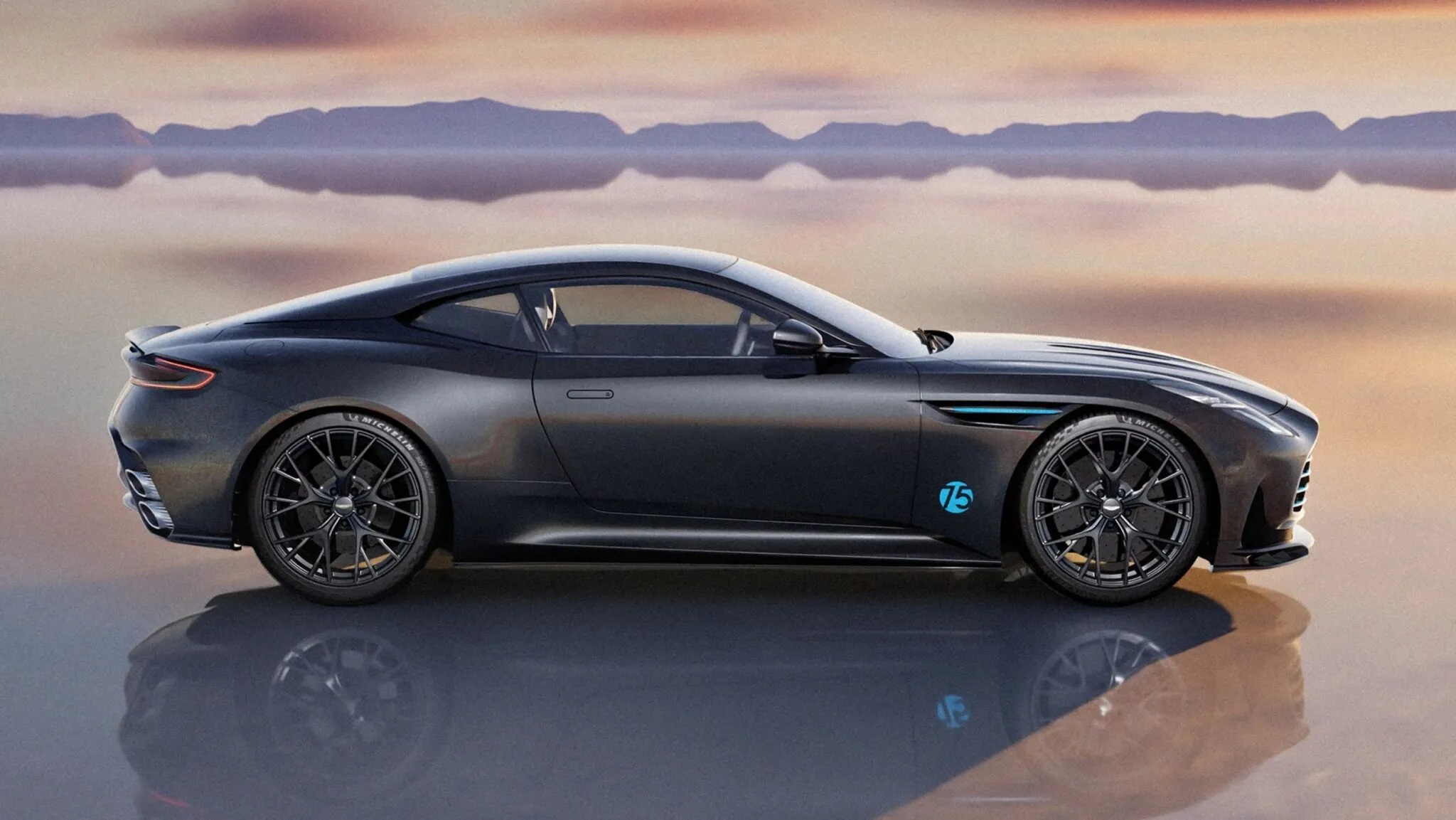 Aston Martin DB12 S