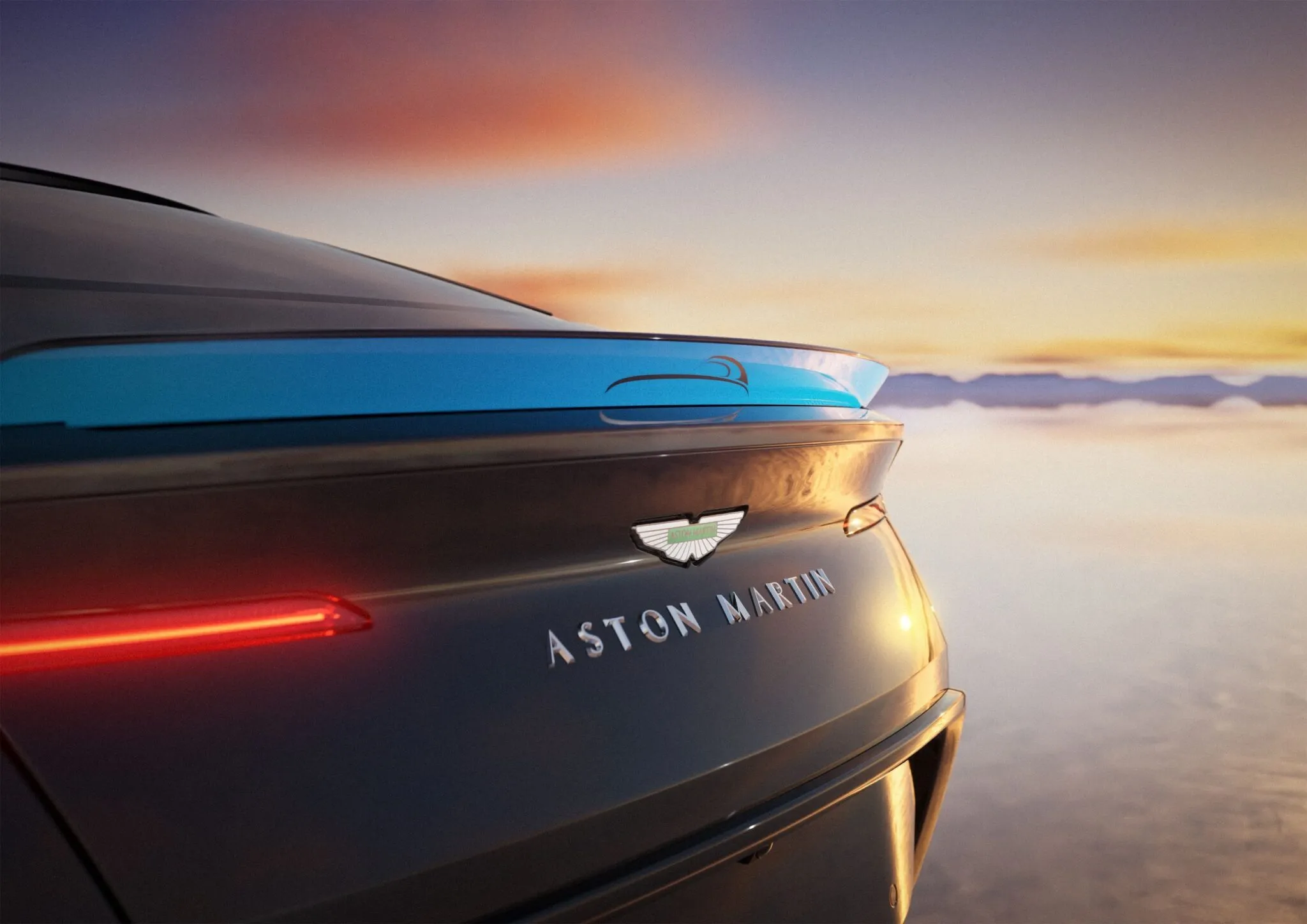 Aston Martin DB12 S