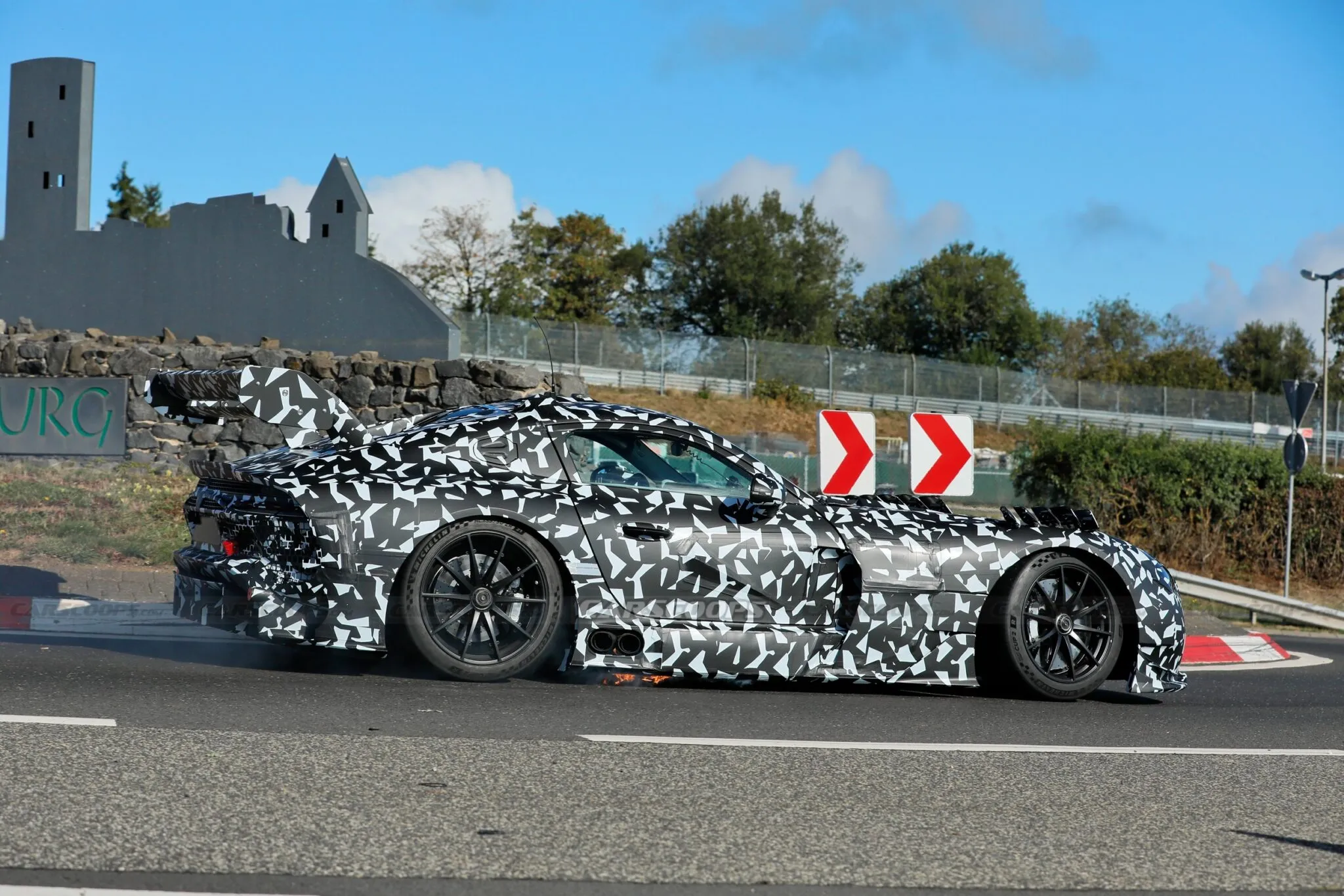 Mercedes-AMG-GT-Black-Series-Fire-Scoop-
