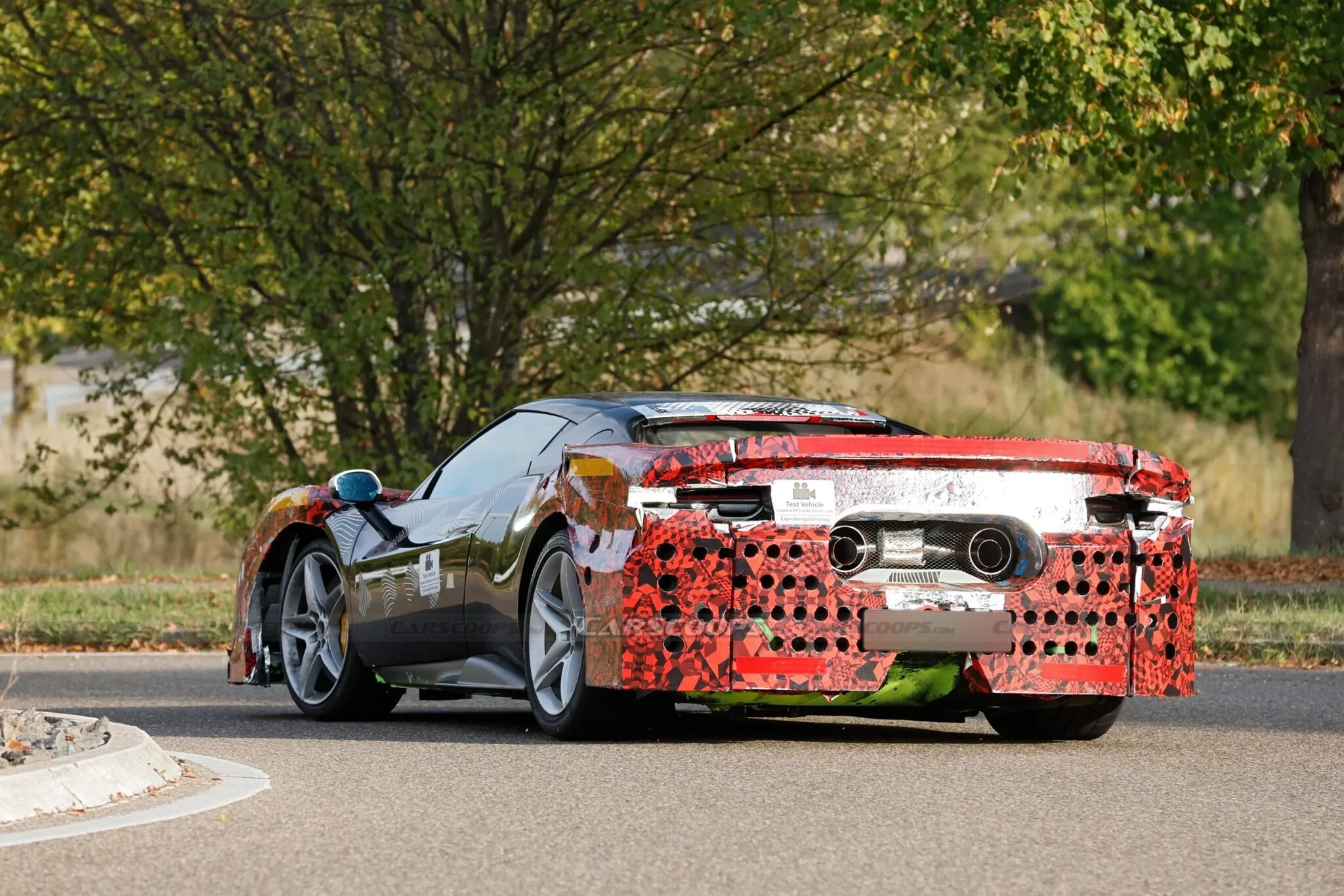 Ferrari-296-Challenge-Stradale-Scoop-Bal